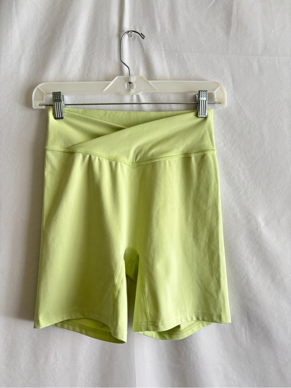 437 V Active Shorts Women’s